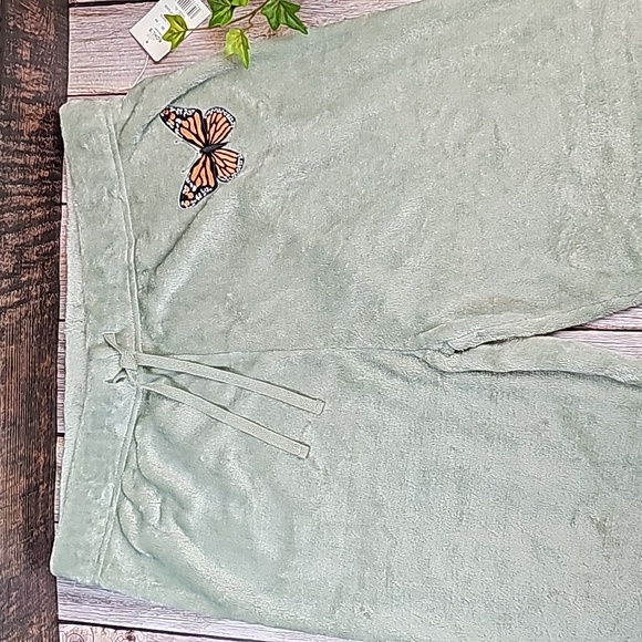 NWT FIFTH♡SUN PLUSH BUTTERFLY TWO-PIECE LOUNGE SET - Picture 8 of 16